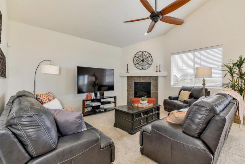 290 N Newbern Way Aurora CO-large-006-2-Family Room-1500x1000-72dpi