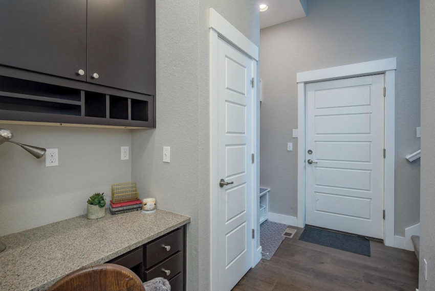 8489-e-54th-place-denver-co-80238-large-017-018-Mudroom-1498x1000-72dpi