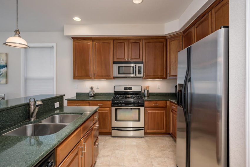 2784-elmira-street-denver-co-80238-large-008-015-Kitchen-1500x999-72dpi