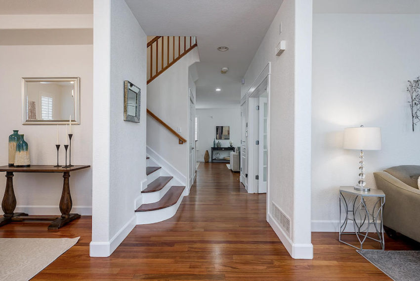 8604-e-28th-ave-denver-co-80238-large-004-025-Foyer-1500x998-72dpi