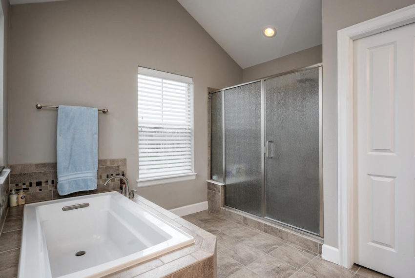 10802 E 28th Place Denver CO-large-028-021-Master Bath-1500x1000-72dpi