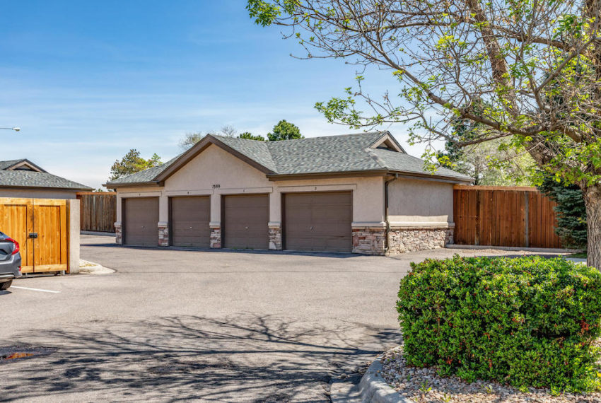 1415 S Chambers Rd 104 Aurora-large-027-016-Garage-1500x1000-72dpi