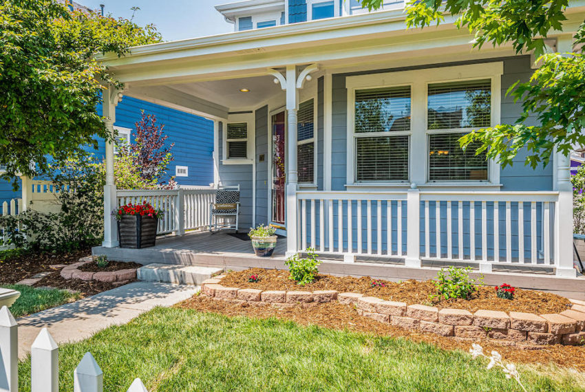 2736 Akron Street Denver CO-large-005-031-Front Porch Yard-1500x1000-72dpi