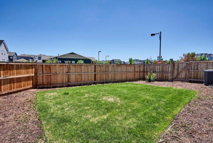 9191 E 59th North Place Denver-large-050-023-Back Yard-1500x1000-72dpi