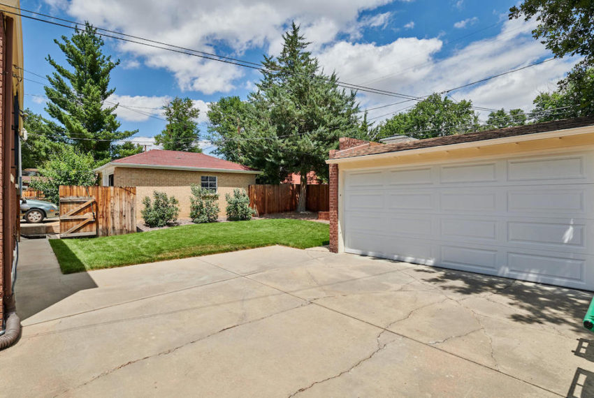 1540 Ivy Street Denver CO-large-032-025-Back Yard-1500x1000-72dpi