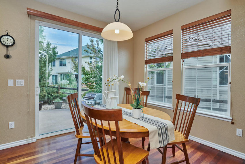 13773 E Caley Drive Centennial-large-013-013-Breakfast Area-1500x1000-72dpi