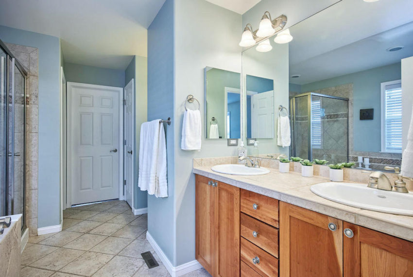 2661 Clinton Way Denver CO-large-038-044-Master Bath-1500x1000-72dpi