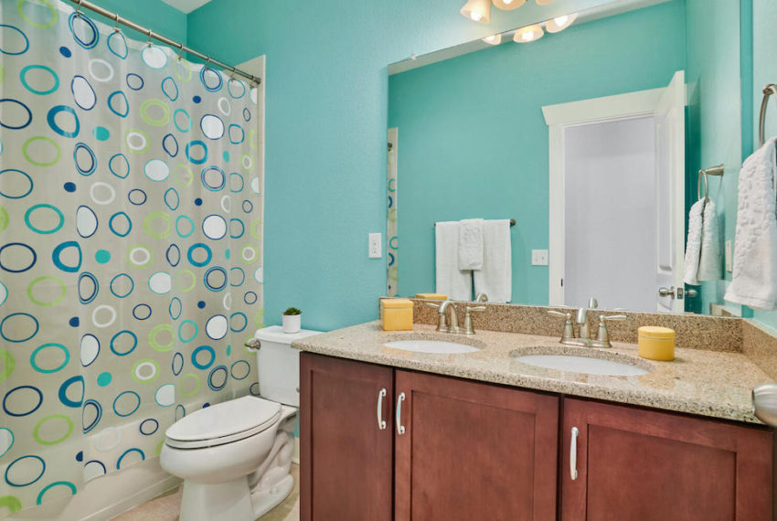 3518 Xanthia Street Denver CO-large-026-020-Bathroom-1500x1000-72dpi