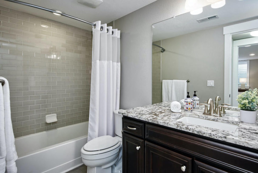 5008 Yosemite Ct Denver CO-large-046-040-Bathroom-1500x1000-72dpi