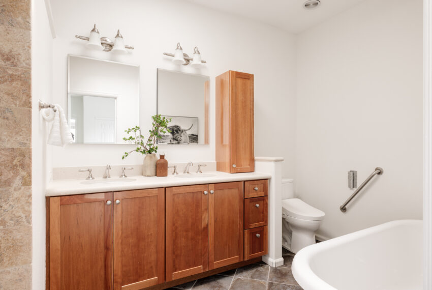 8001 Ellsworth Ave-017