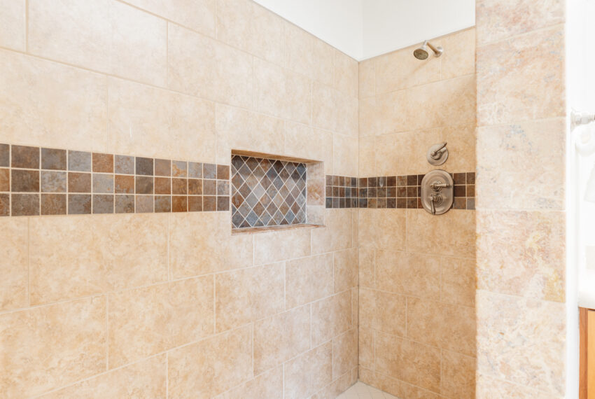 8001 Ellsworth Ave-018